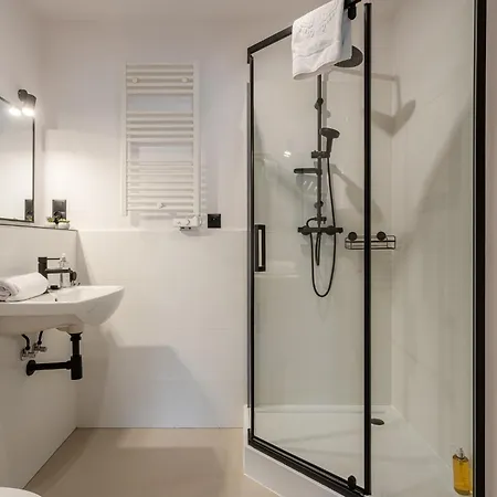 Rentplanet - Cybulskiego Ii Apartamento