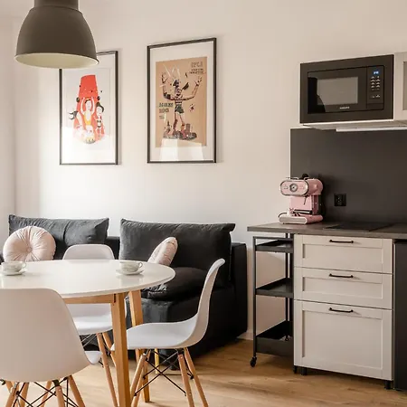 Rentplanet - Cybulskiego Ii Appartement